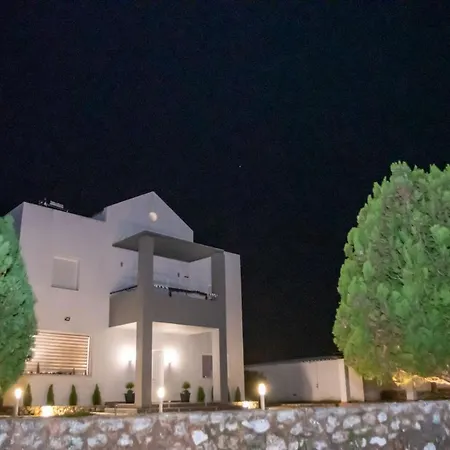 Grey Haven Luxury * Sternai