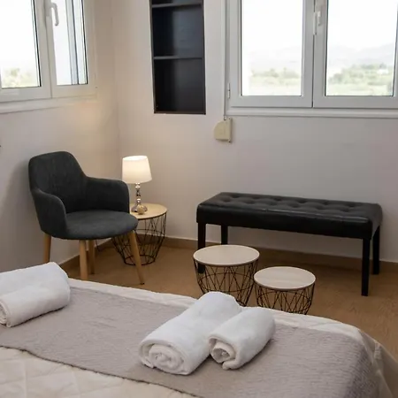 Grey Haven Luxury Villa *